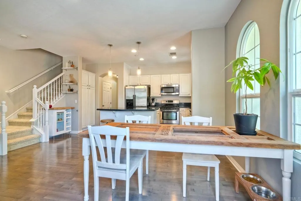 1367 Sky Ridge