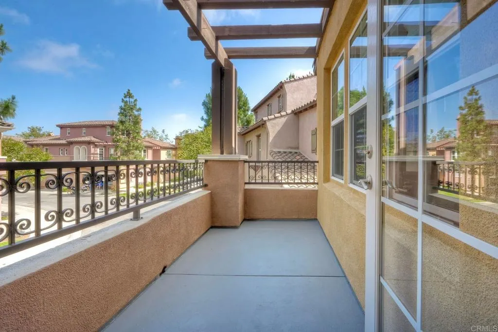 1367 Sky Ridge