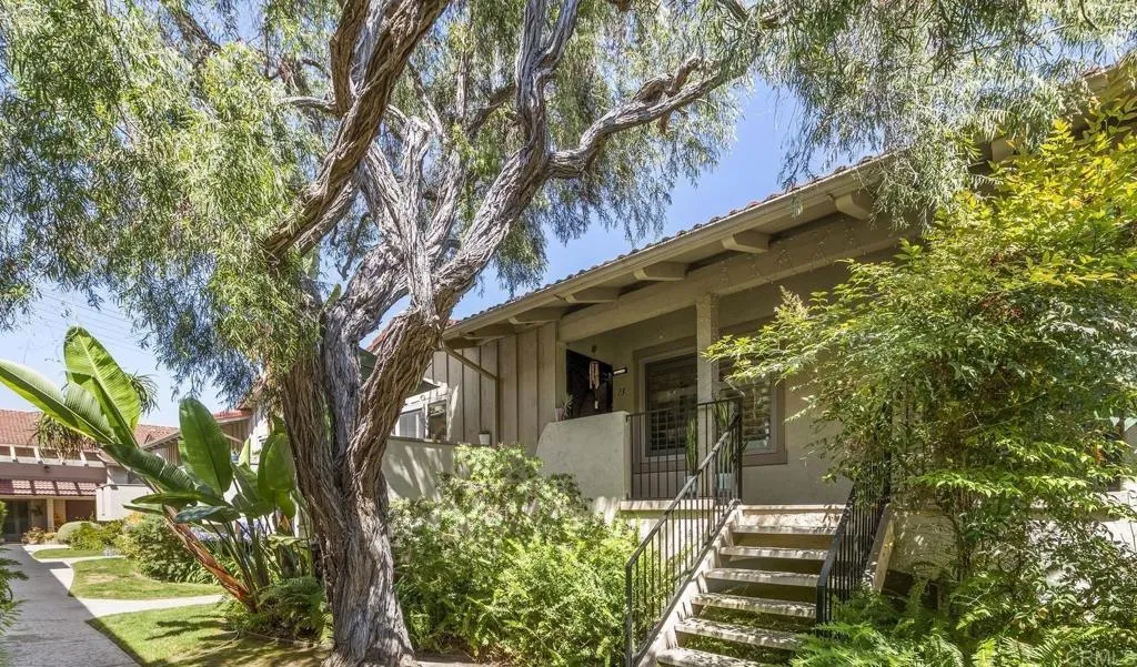 2352 Altisma Way Unit 13