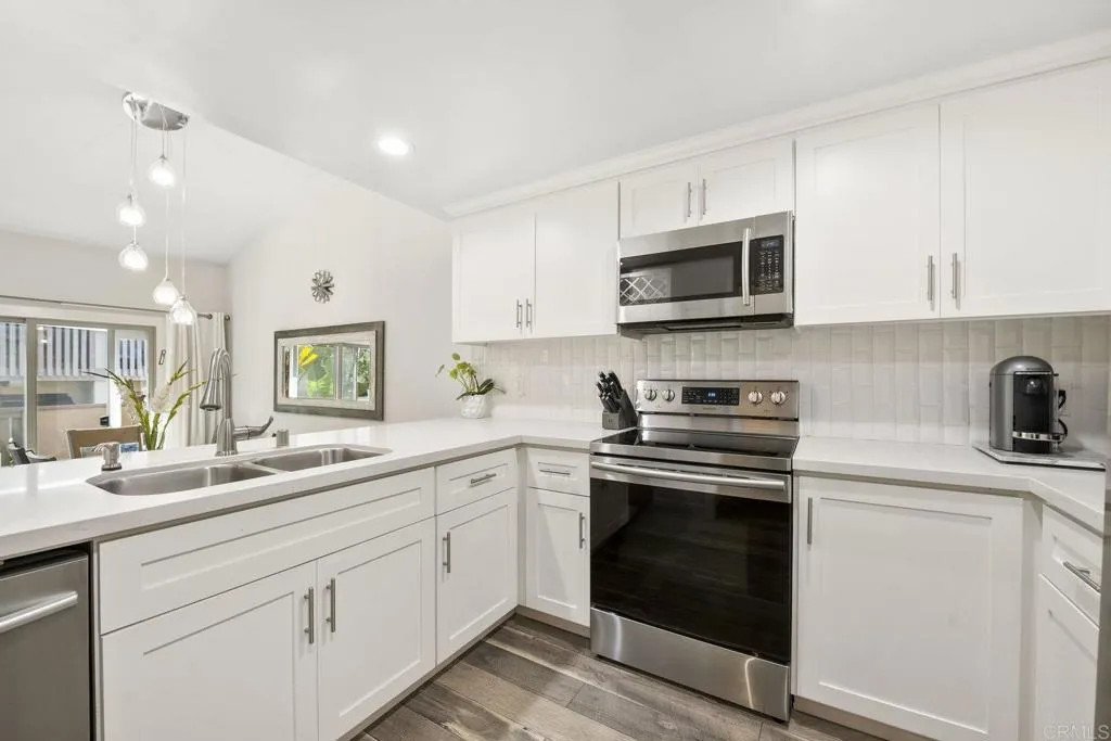2352 Altisma Way Unit 13