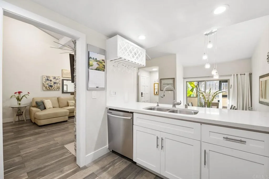 2352 Altisma Way Unit 13