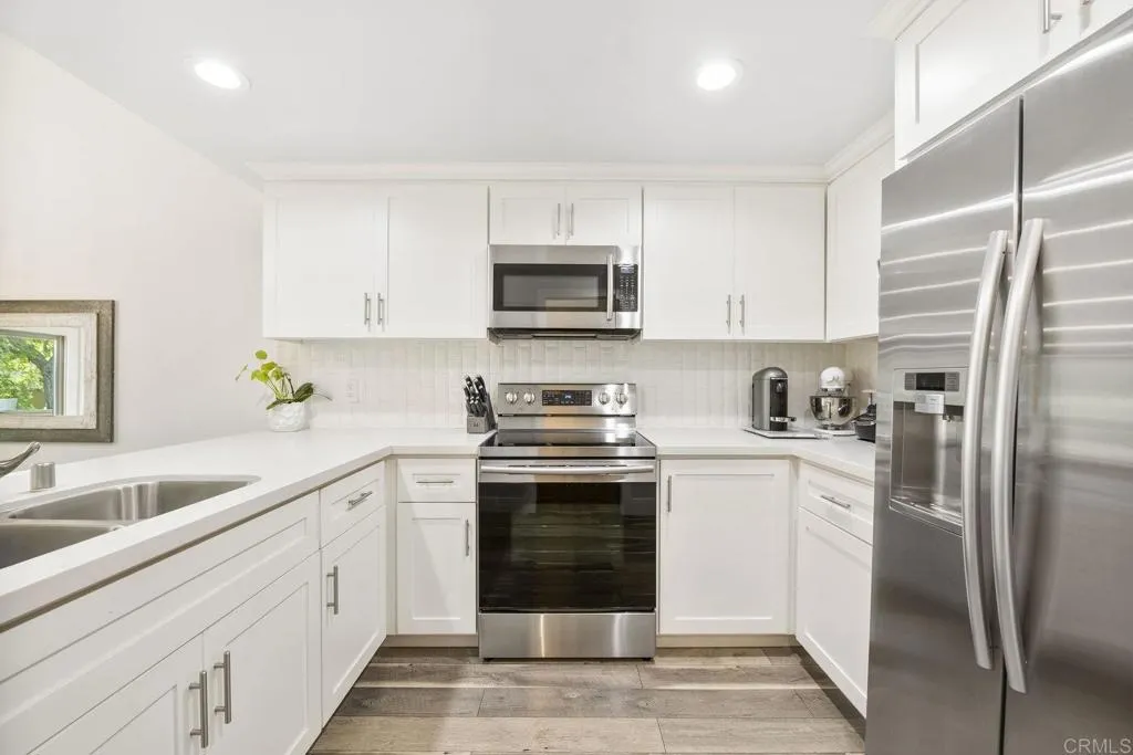 2352 Altisma Way Unit 13