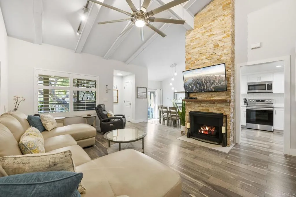 2352 Altisma Way Unit 13