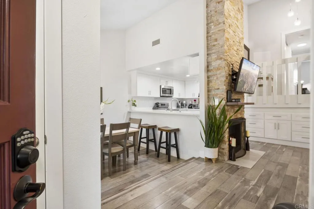 2352 Altisma Way Unit 13