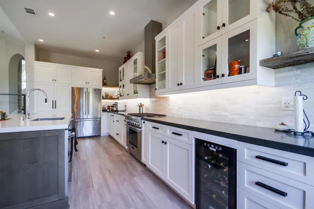 864 Del Mar Downs Rd