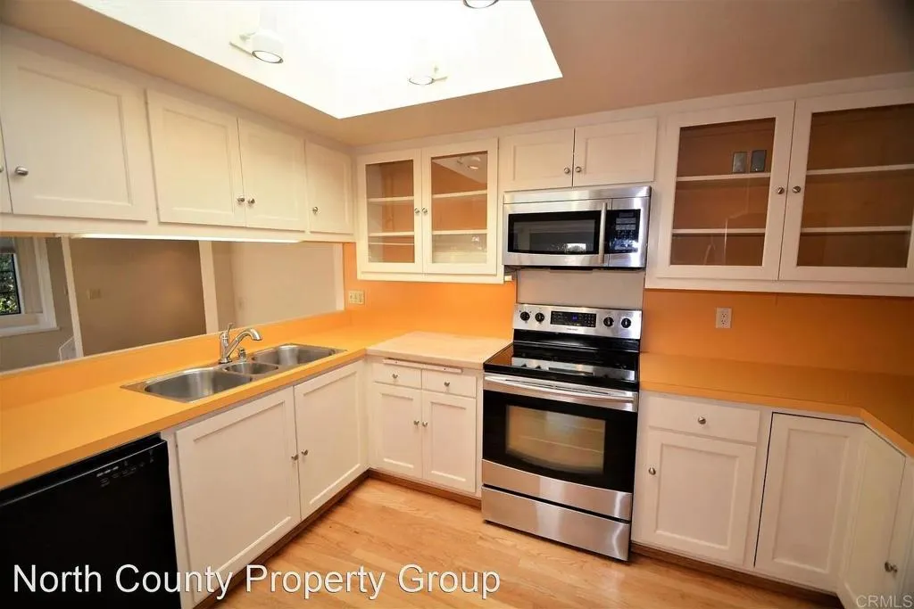 2271 Del Mar Scenic Parkway