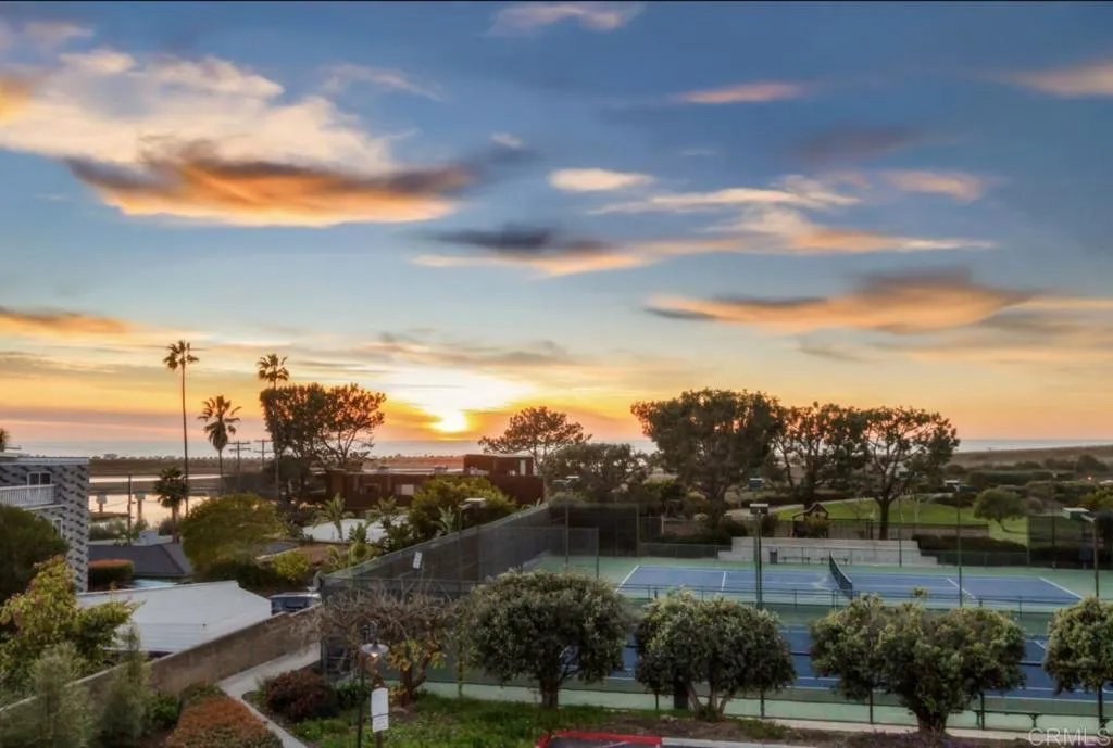 2271 Del Mar Scenic Parkway