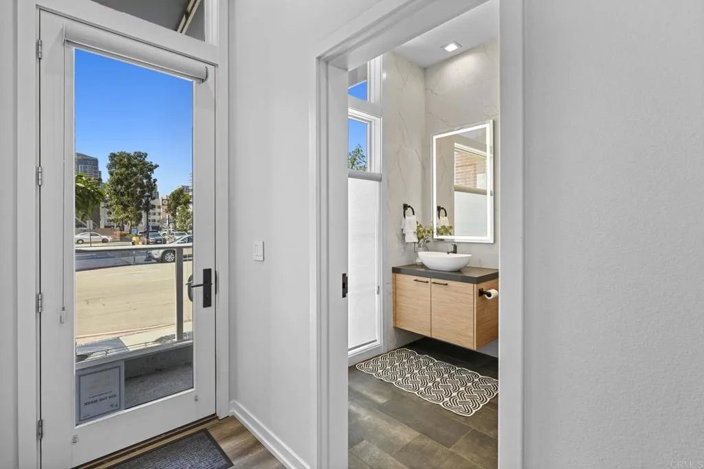 501 8th Avenue Unit Th111