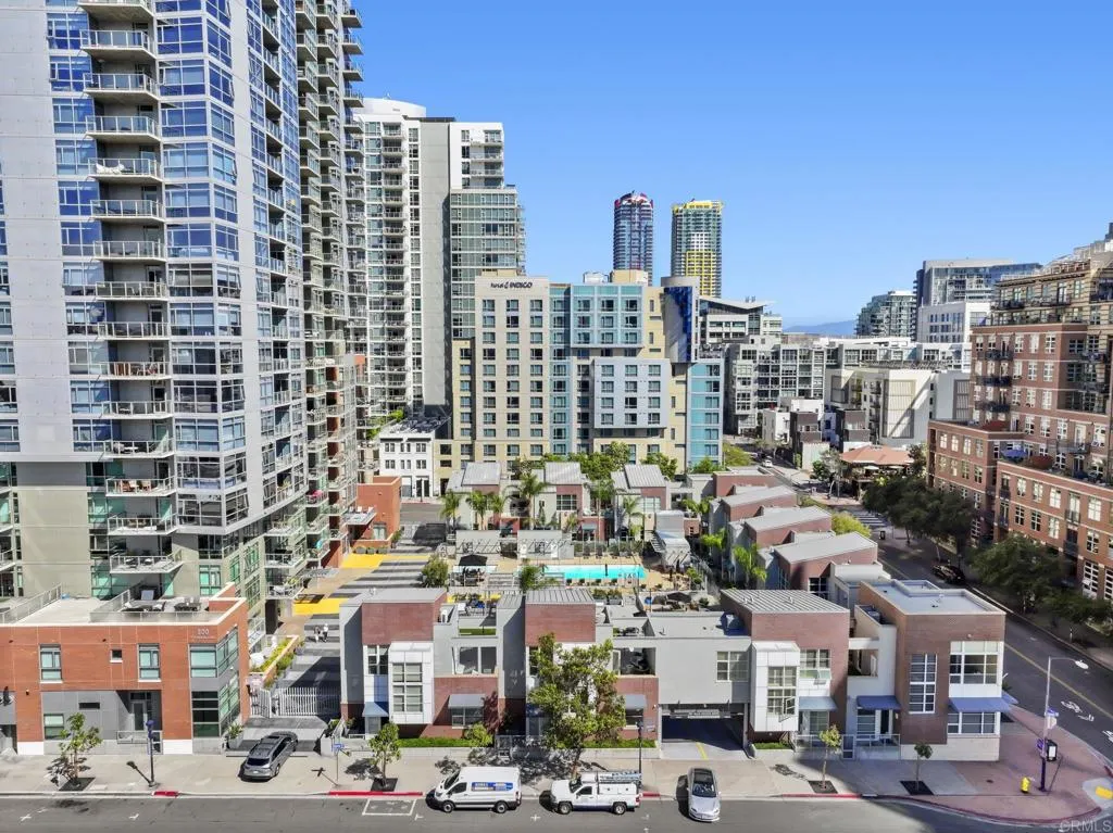 501 8th Avenue Unit Th111