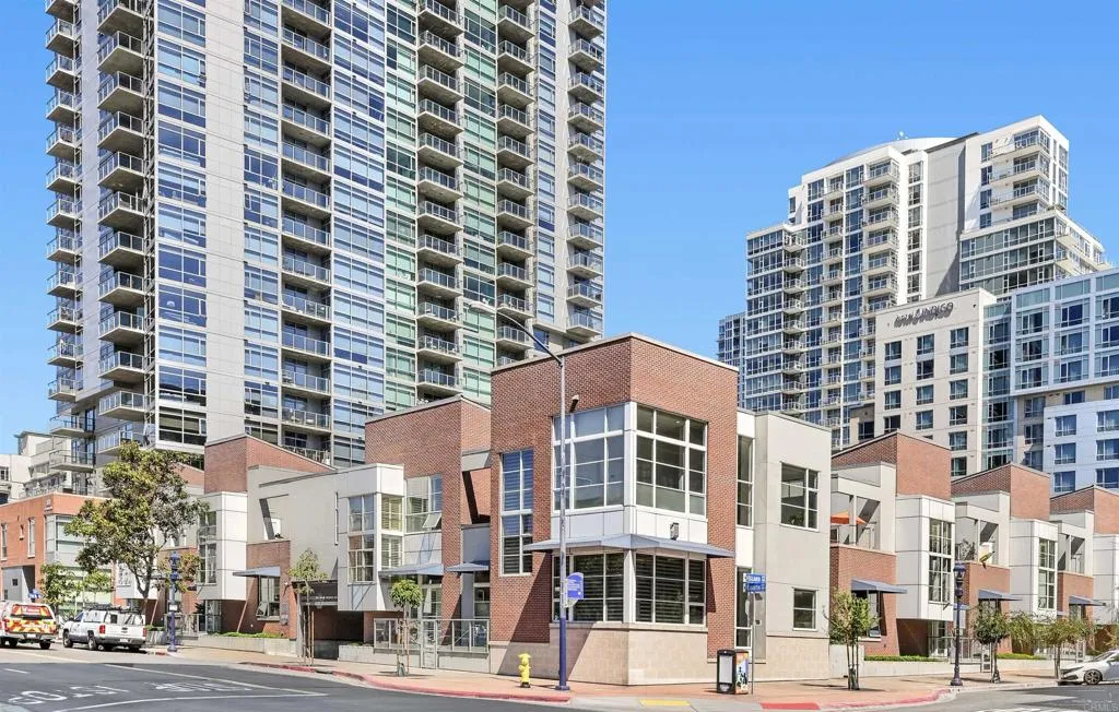 501 8th Avenue Unit Th111
