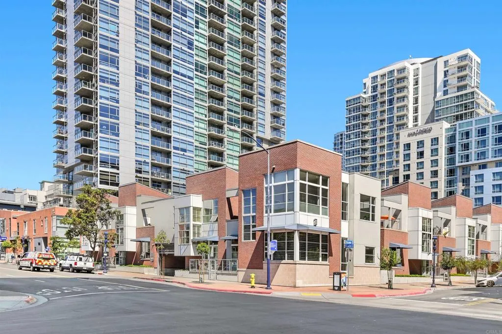 501 8th Avenue Unit Th111