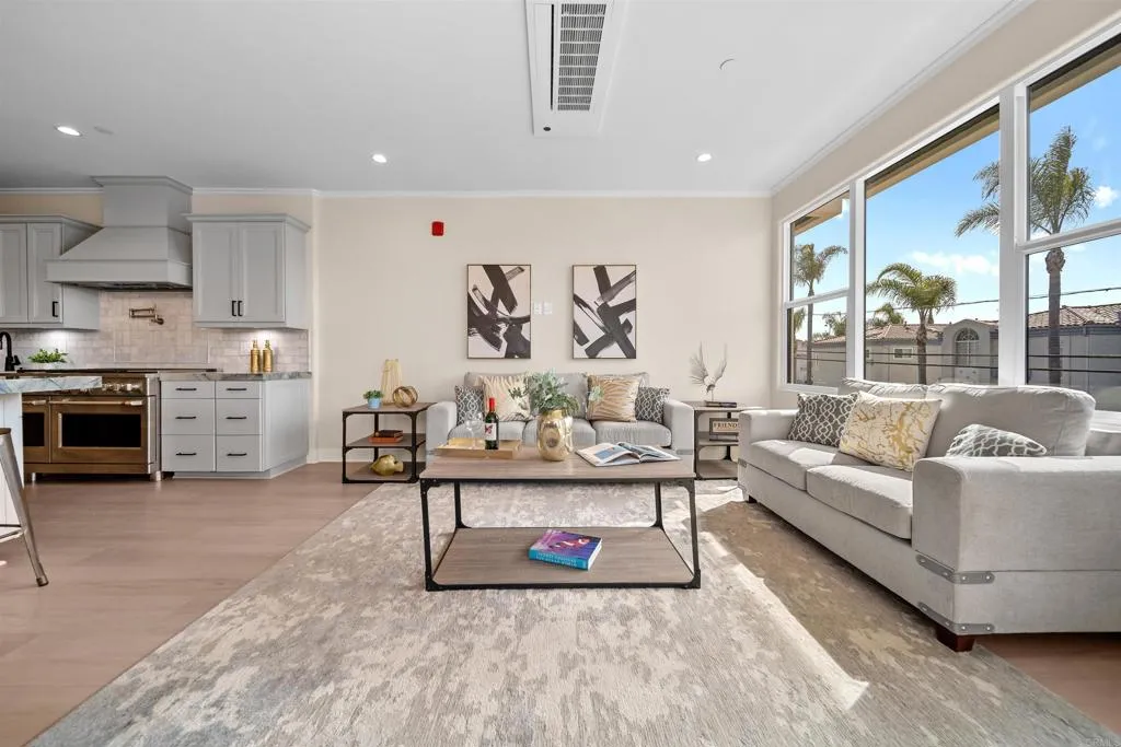 812 N Cleveland Street Unit 3