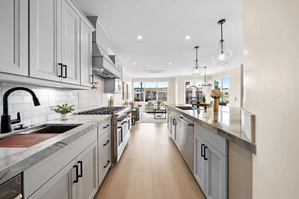 812 N Cleveland Street Unit 3