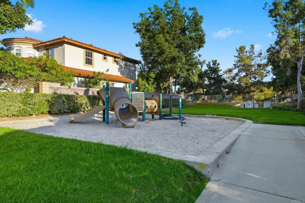 8010 Calle Pinon