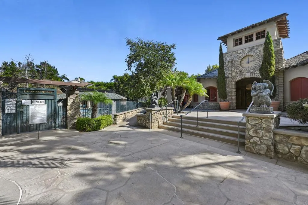 8010 Calle Pinon