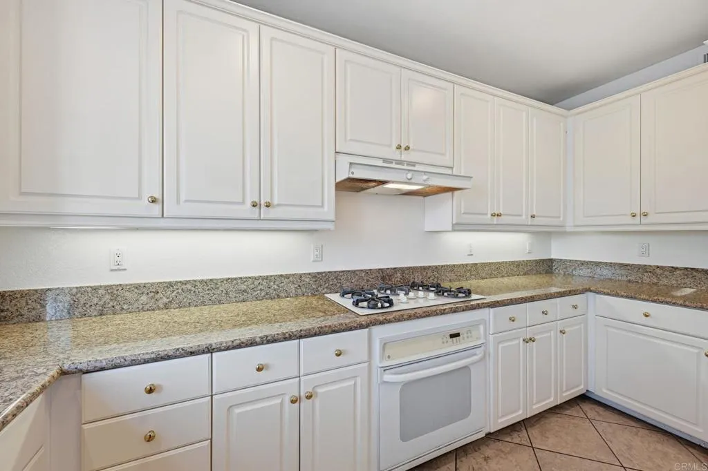 8010 Calle Pinon