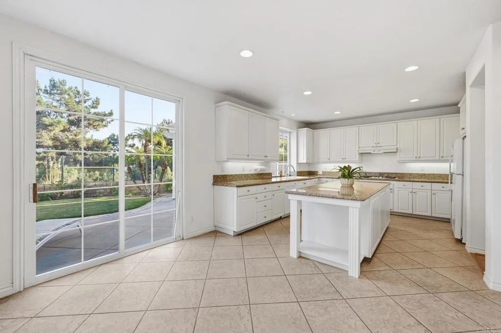 8010 Calle Pinon
