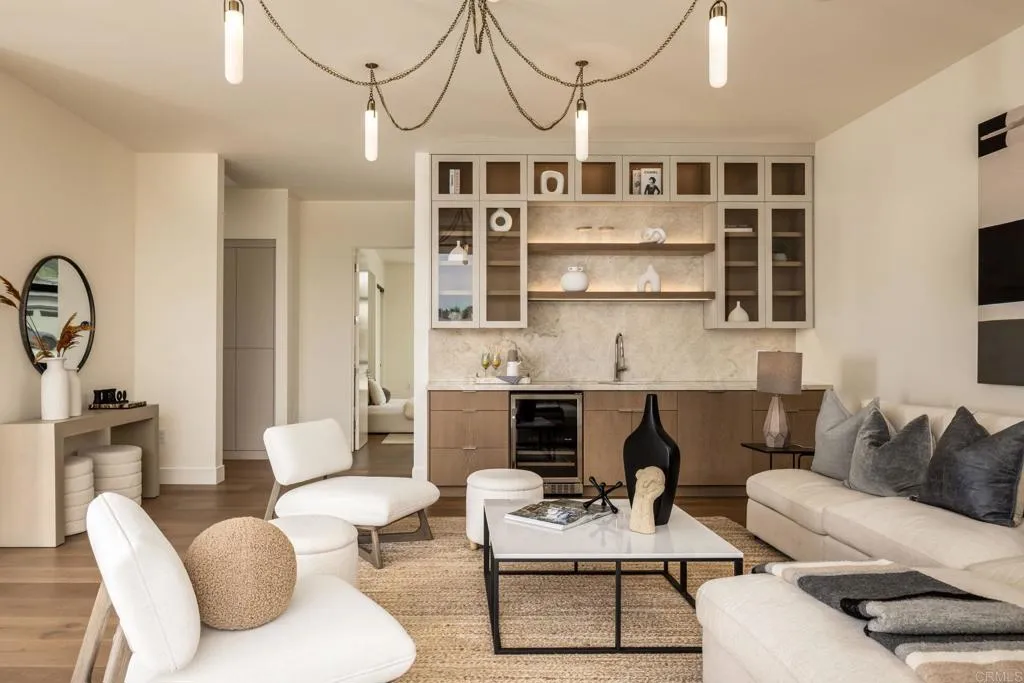 601 N Cedros