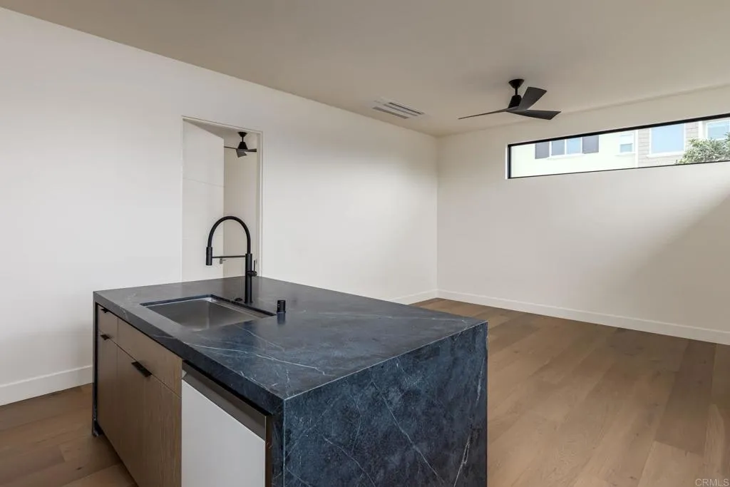 601 N Cedros