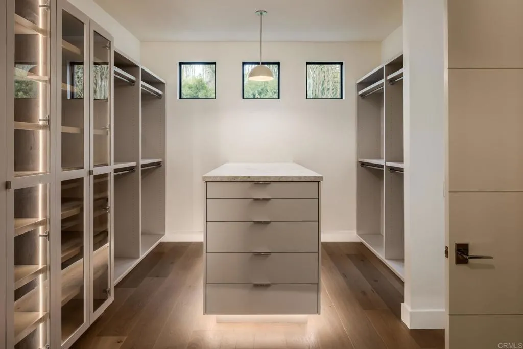 601 N Cedros