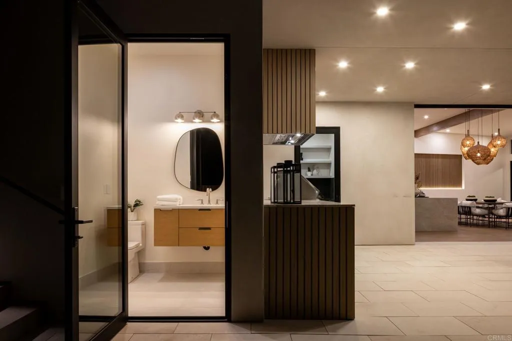 601 N Cedros