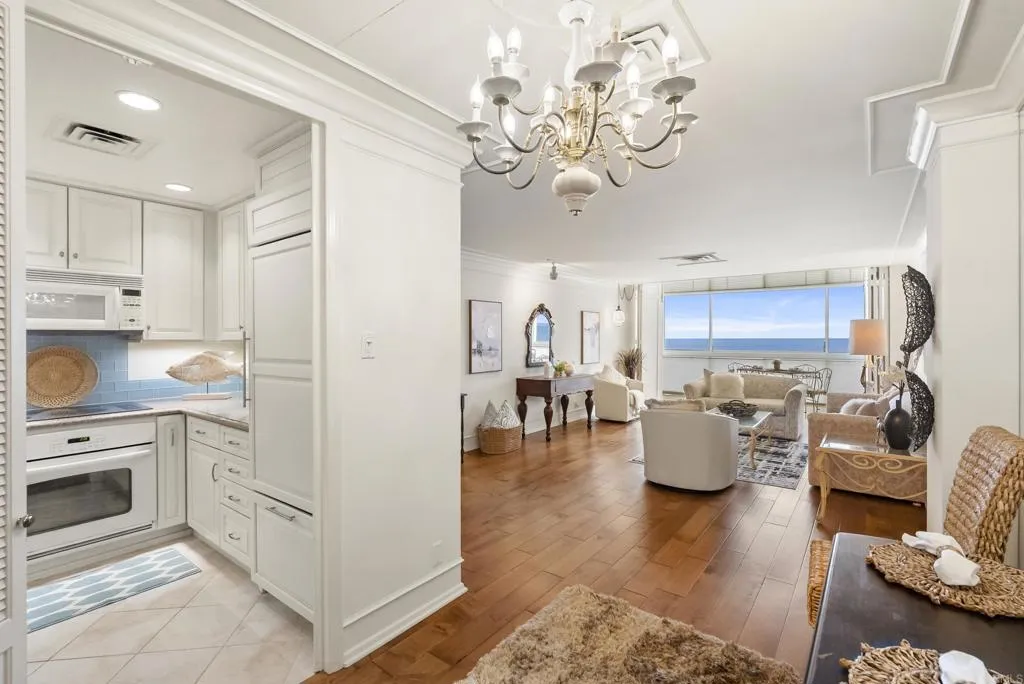 939 Coast Boulevard Unit 4c