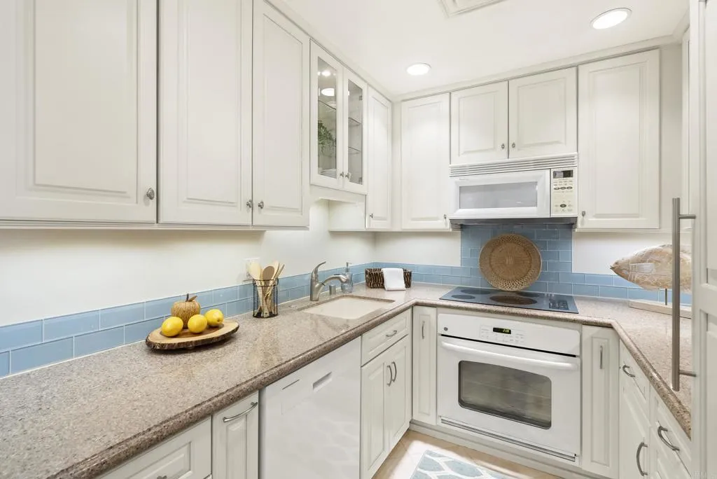 939 Coast Boulevard Unit 4c