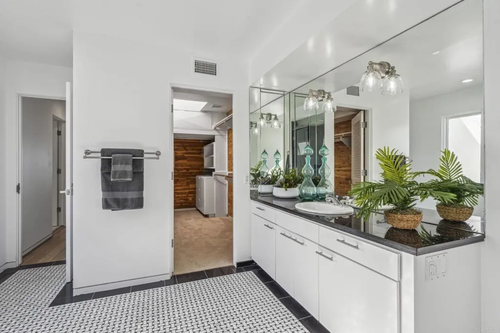1716 Ocean Front