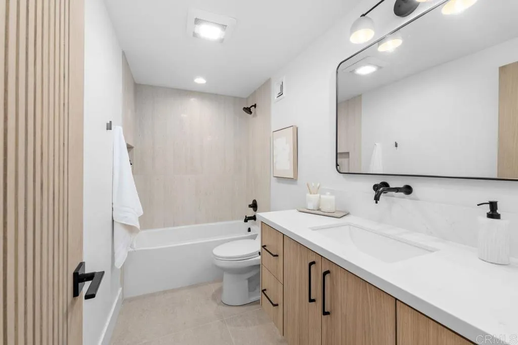 2500 Torrey Pines Rd Unit 1101