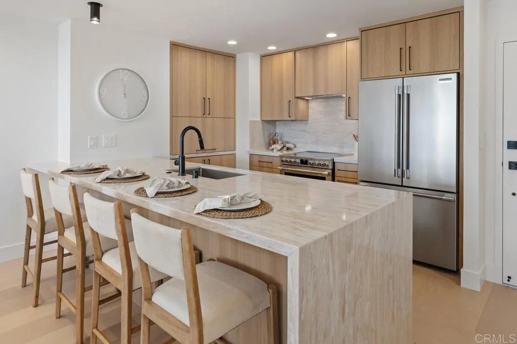 2500 Torrey Pines Rd Unit 1101