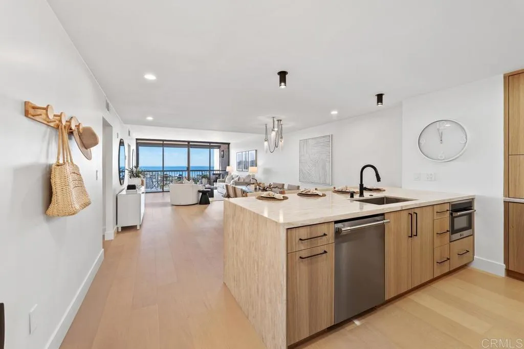 2500 Torrey Pines Rd Unit 1101