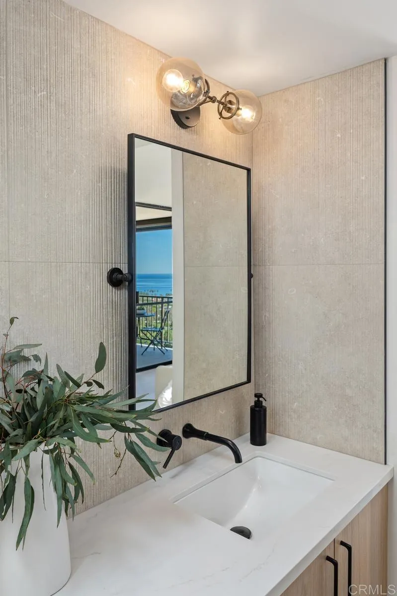 2500 Torrey Pines Rd Unit 1101