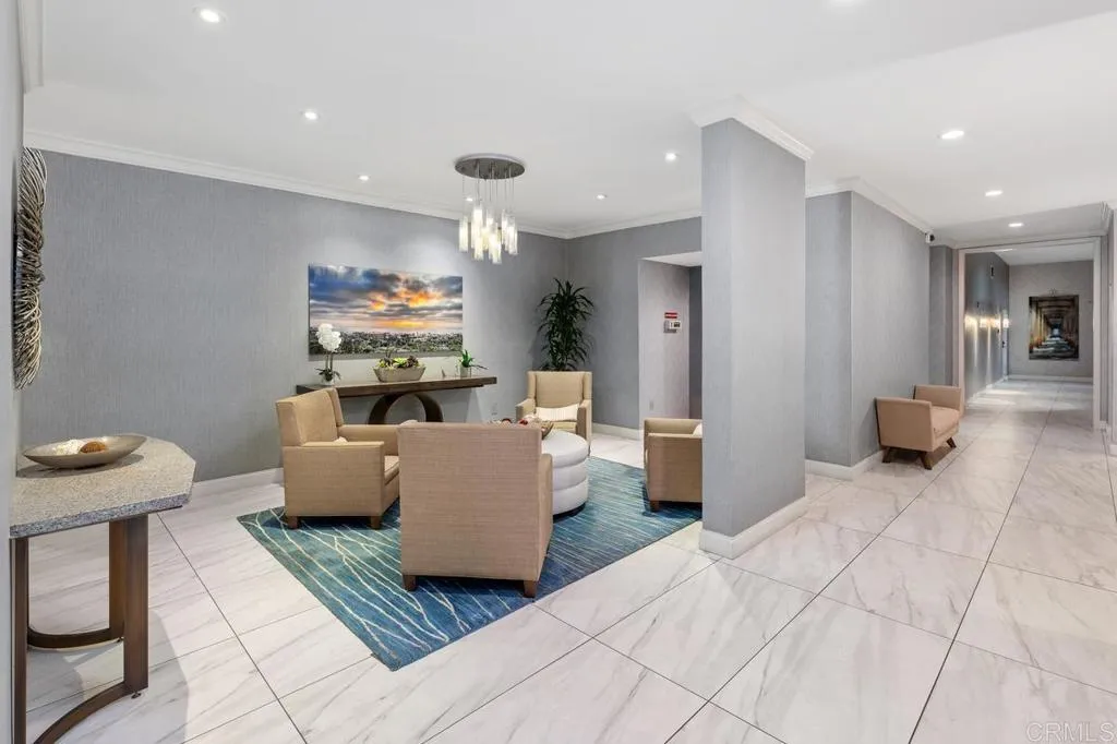2500 Torrey Pines Rd Unit 201