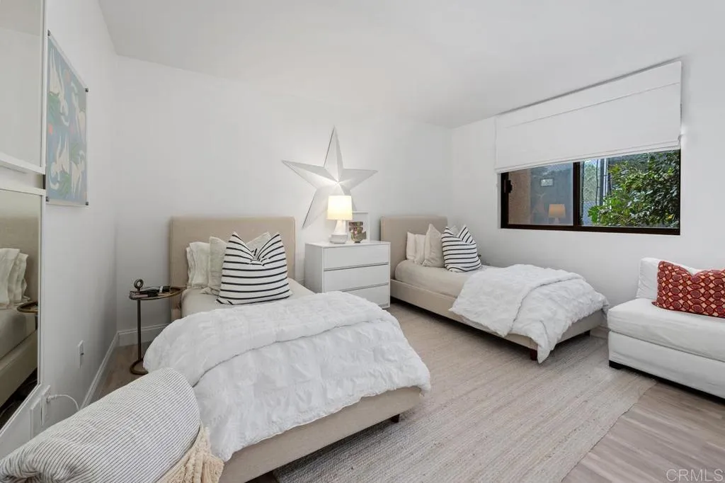 2500 Torrey Pines Rd Unit 201