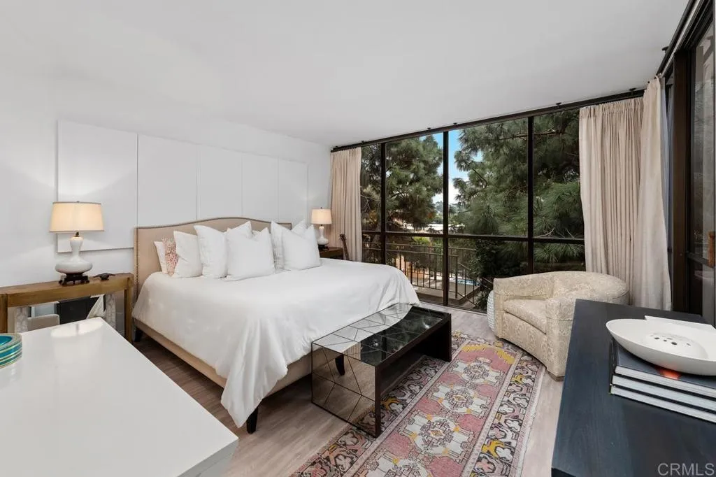 2500 Torrey Pines Rd Unit 201