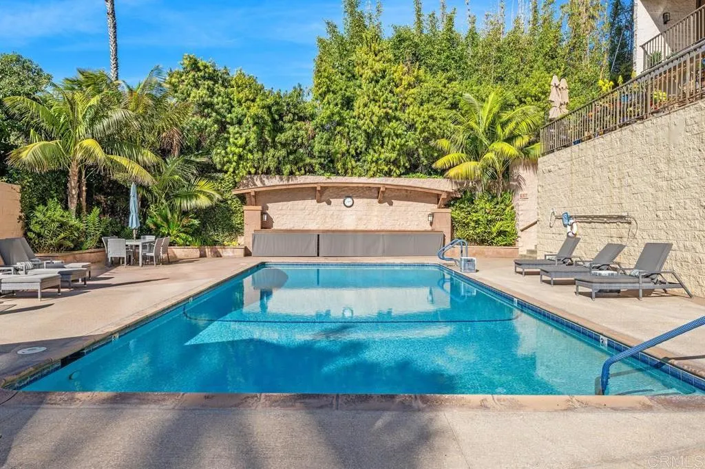 2500 Torrey Pines Rd Unit 201