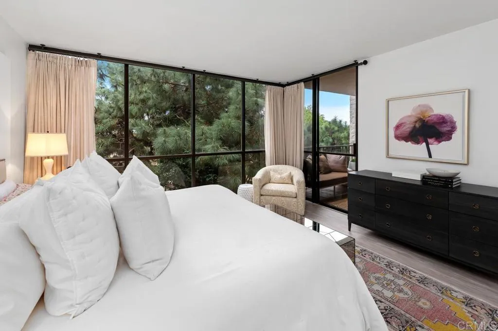 2500 Torrey Pines Rd Unit 201