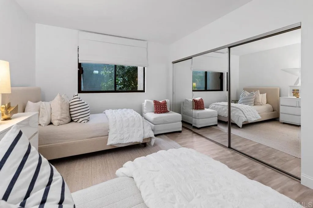 2500 Torrey Pines Rd Unit 201