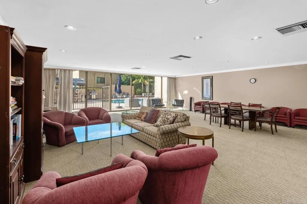 2500 Torrey Pines Rd Unit 201