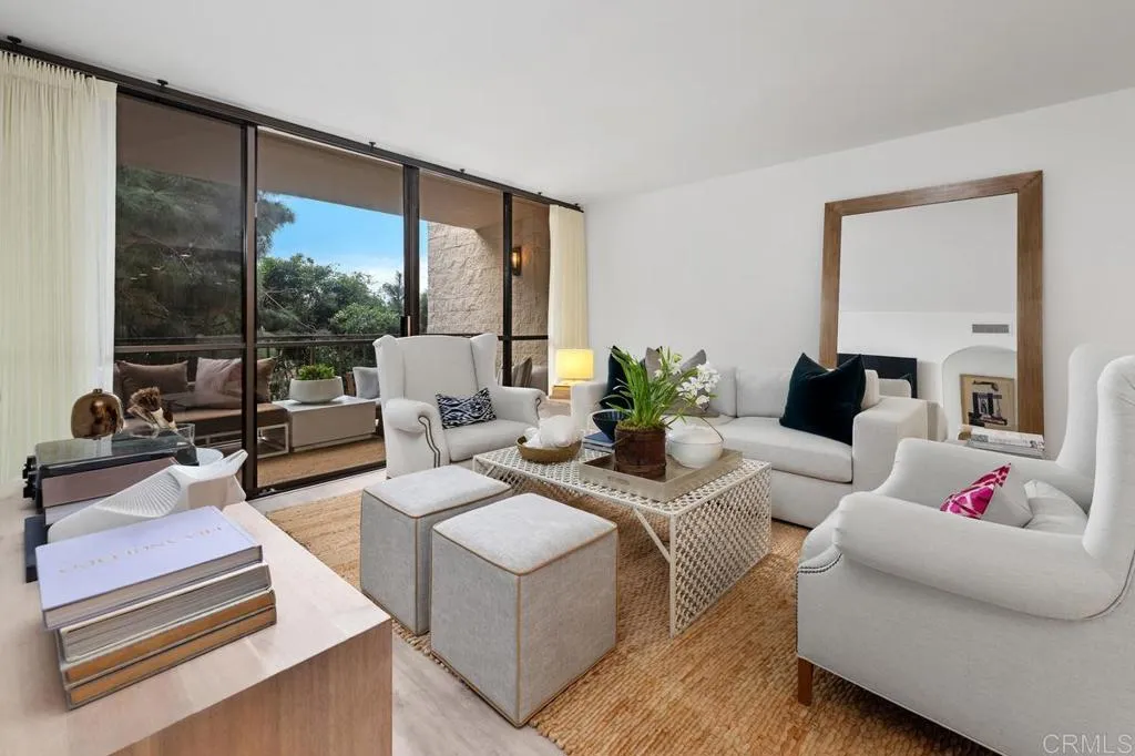 2500 Torrey Pines Rd Unit 201