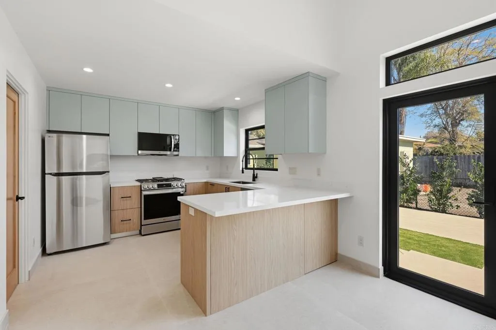 1065 Buena Vista