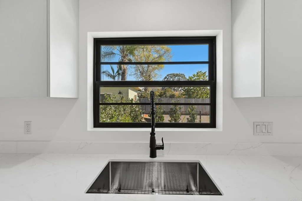 1065 Buena Vista