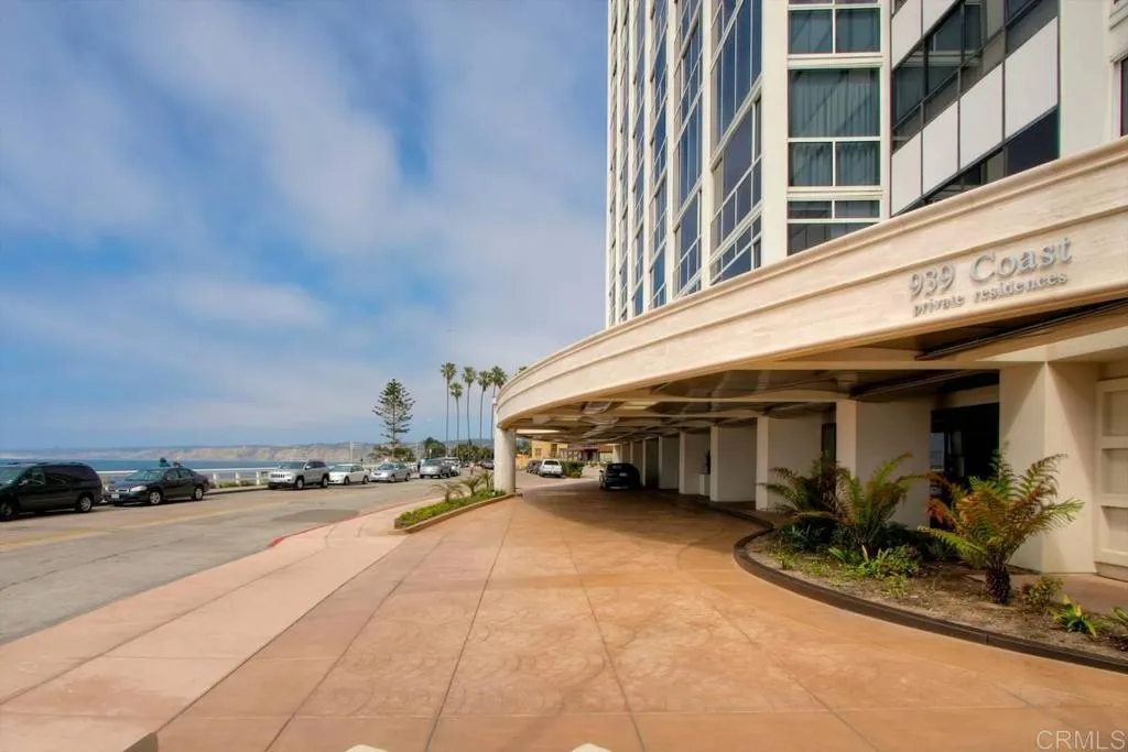 939 Coast Blvd Unit 11b