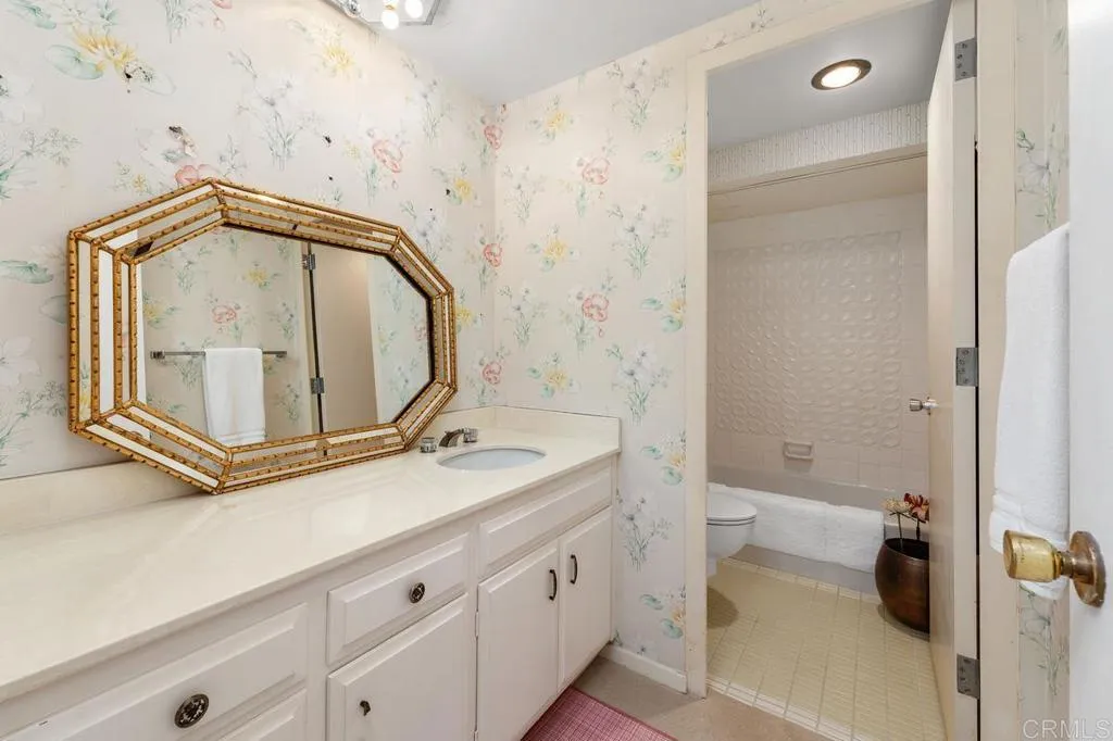 939 Coast Blvd Unit 11b