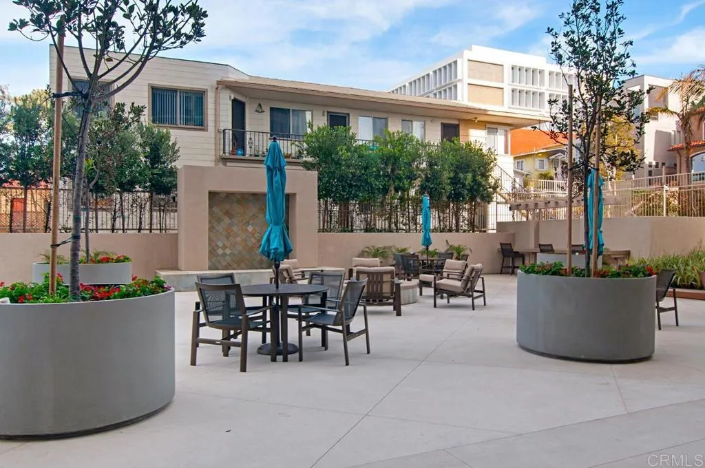939 Coast Blvd Unit 11b