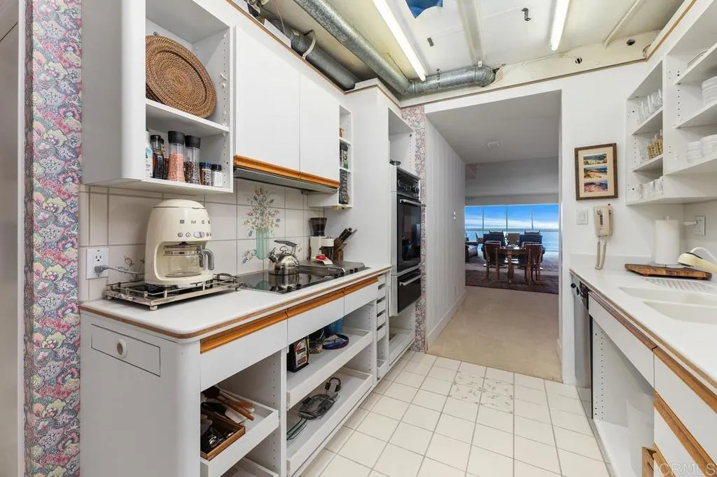 939 Coast Blvd Unit 11b