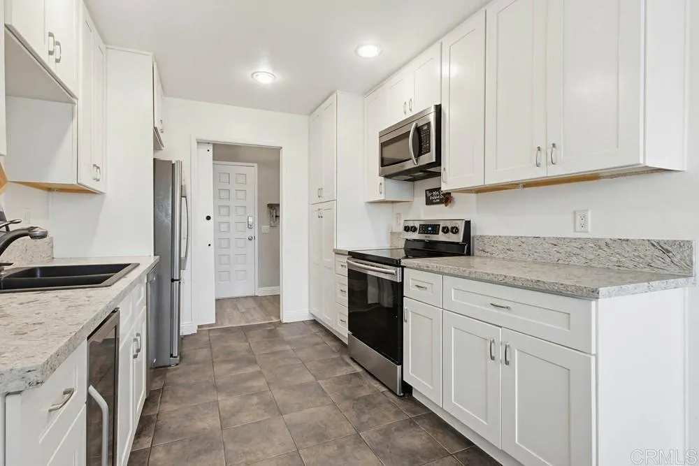 2306 Altisma Way Unit 215
