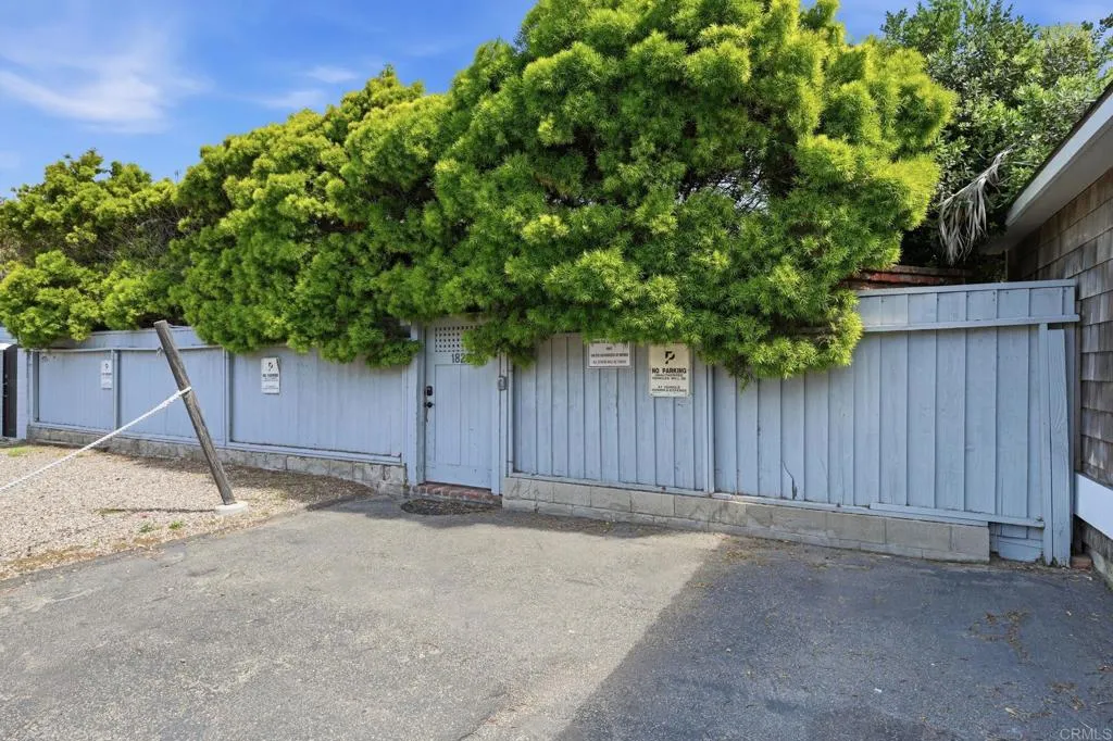 1820 Coast Boulevard