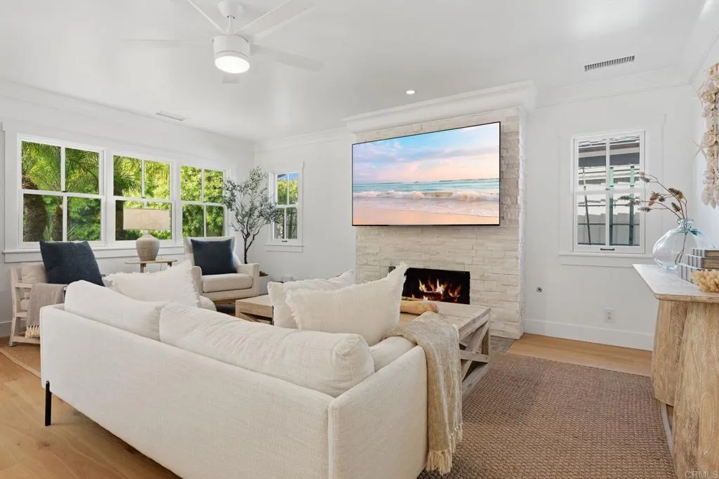1820 Coast Boulevard