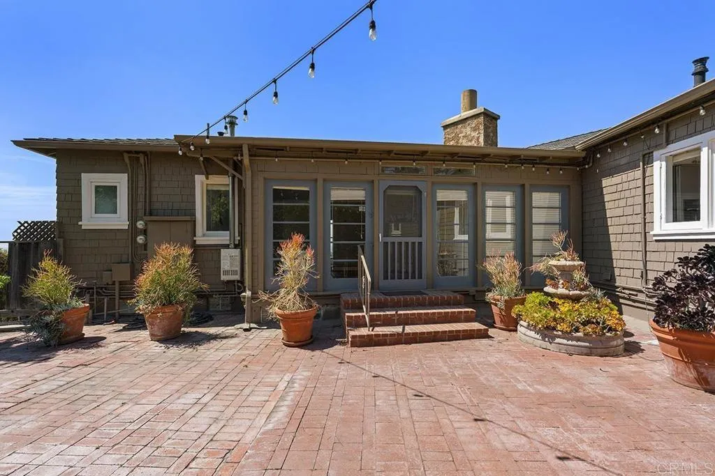 1654 Camino Del Mar Unit: upper